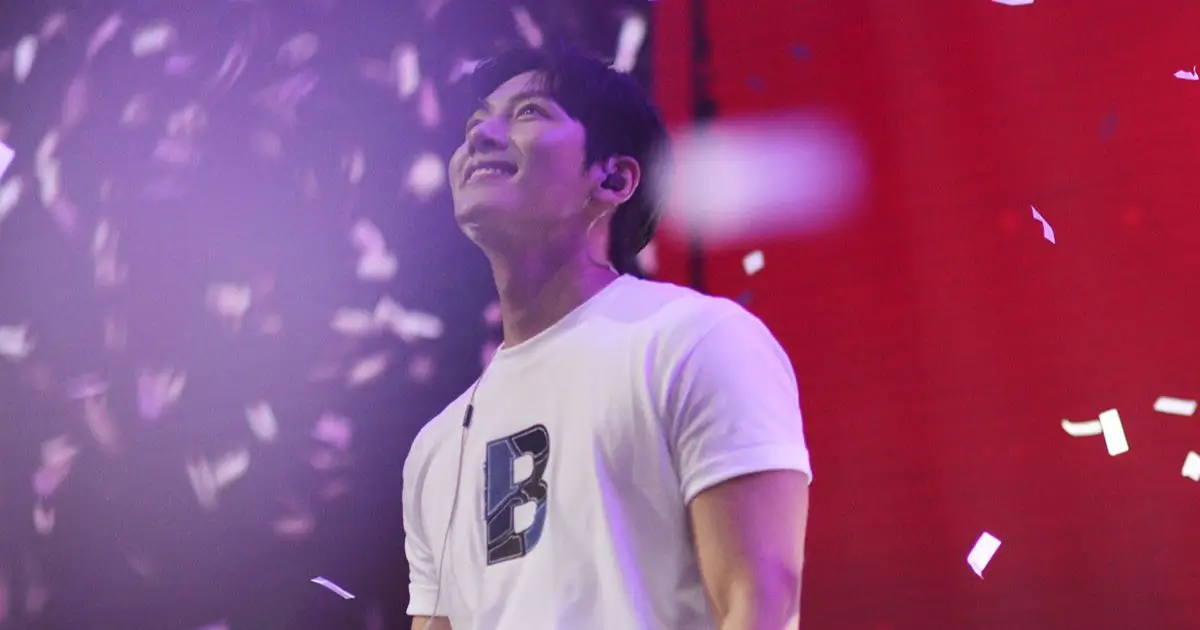 ji chang wook moments with bench fan meeting 2024