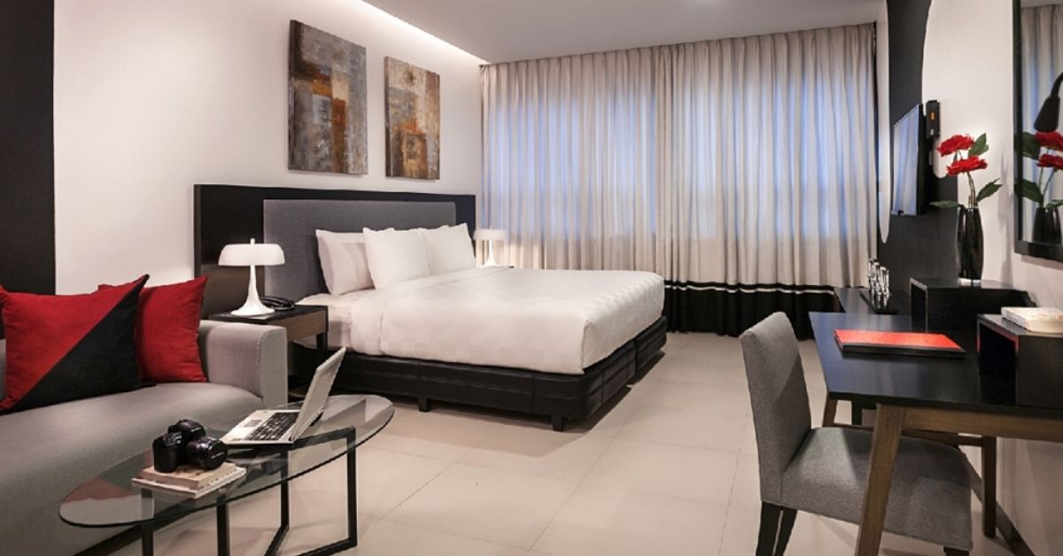 Summit Hotel Magnolia Deluxe Room 1