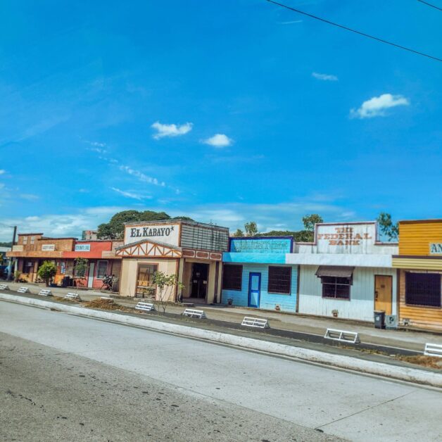 el kabayo clark western town