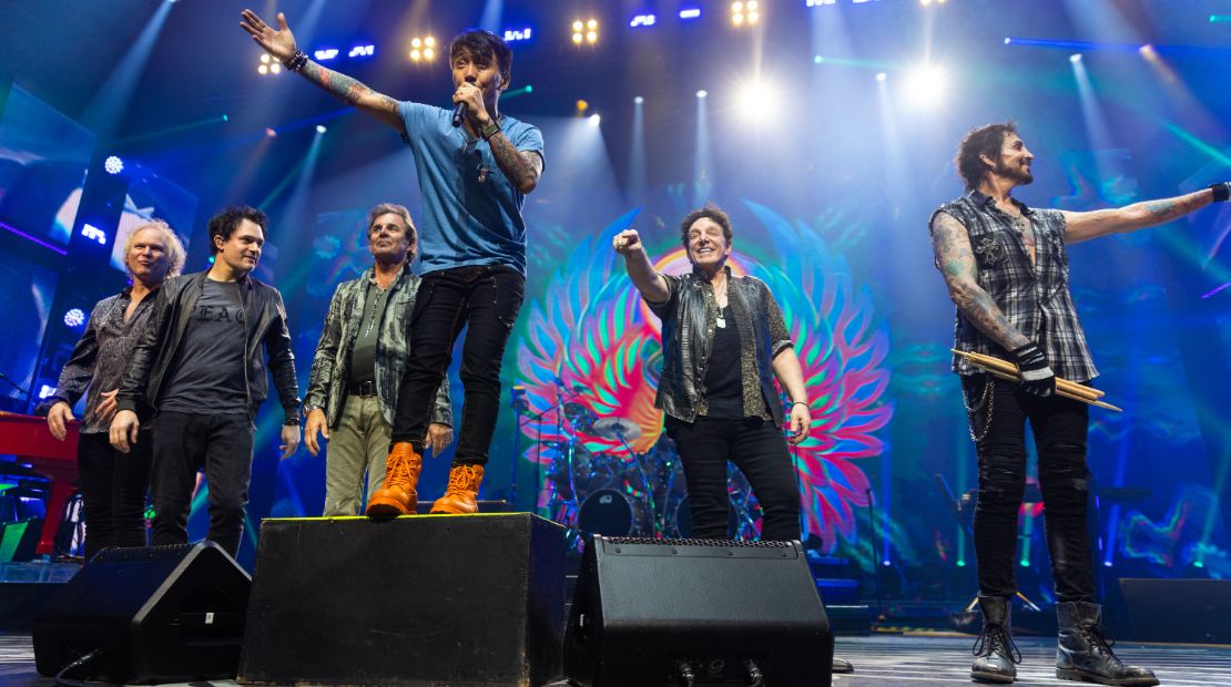 04 07 22 SCHON JOURNEY PECHANGA ARENA SAN DIEGO KABIK 7 1