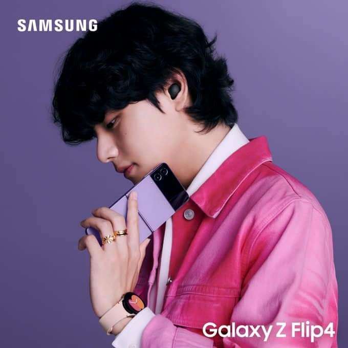 BTS V samsung galaxy flip 4
