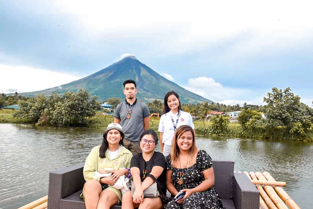 travel bloggers at sumlang lake bicol