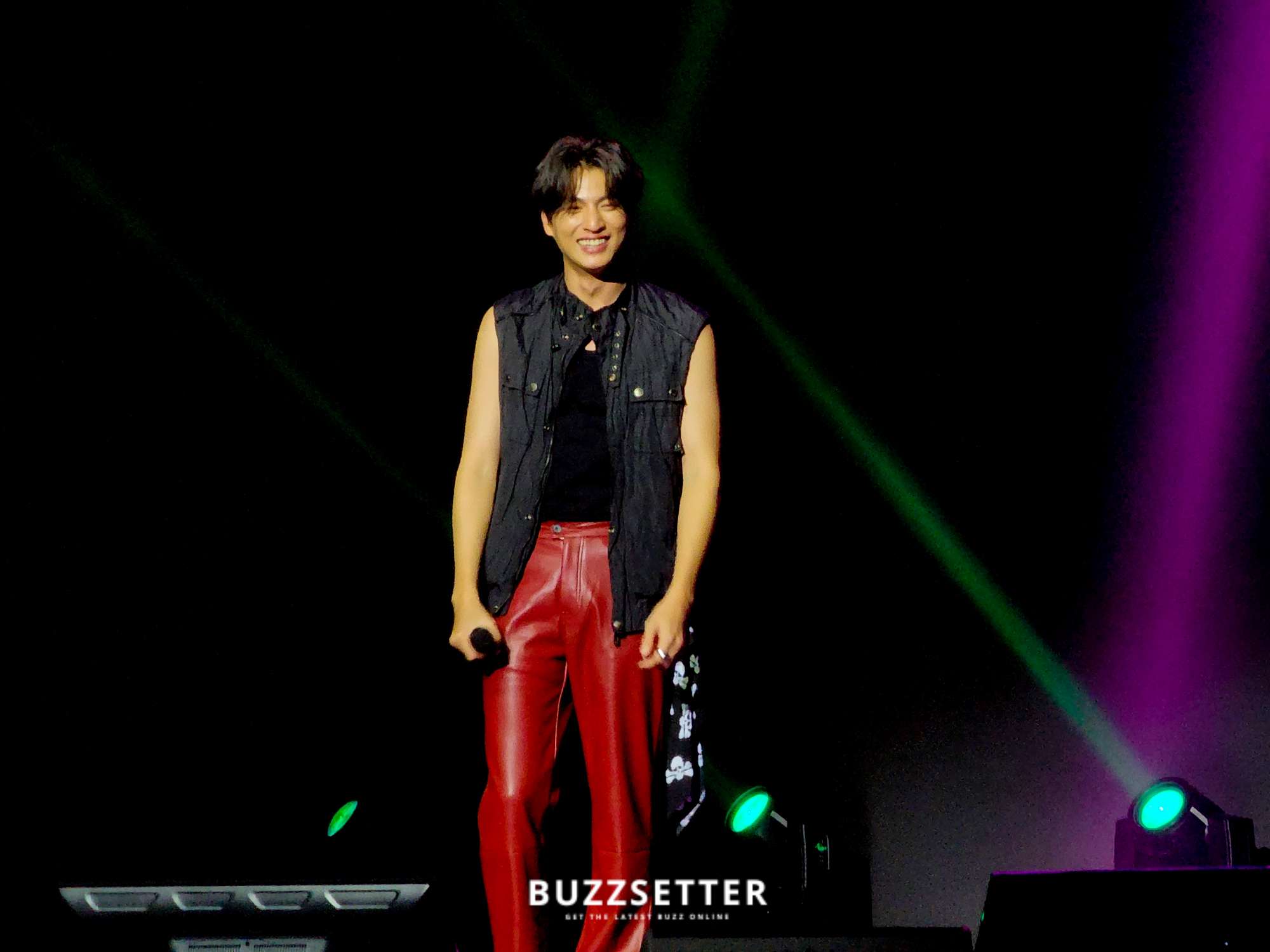 gulf kanawut smiling fan meeting