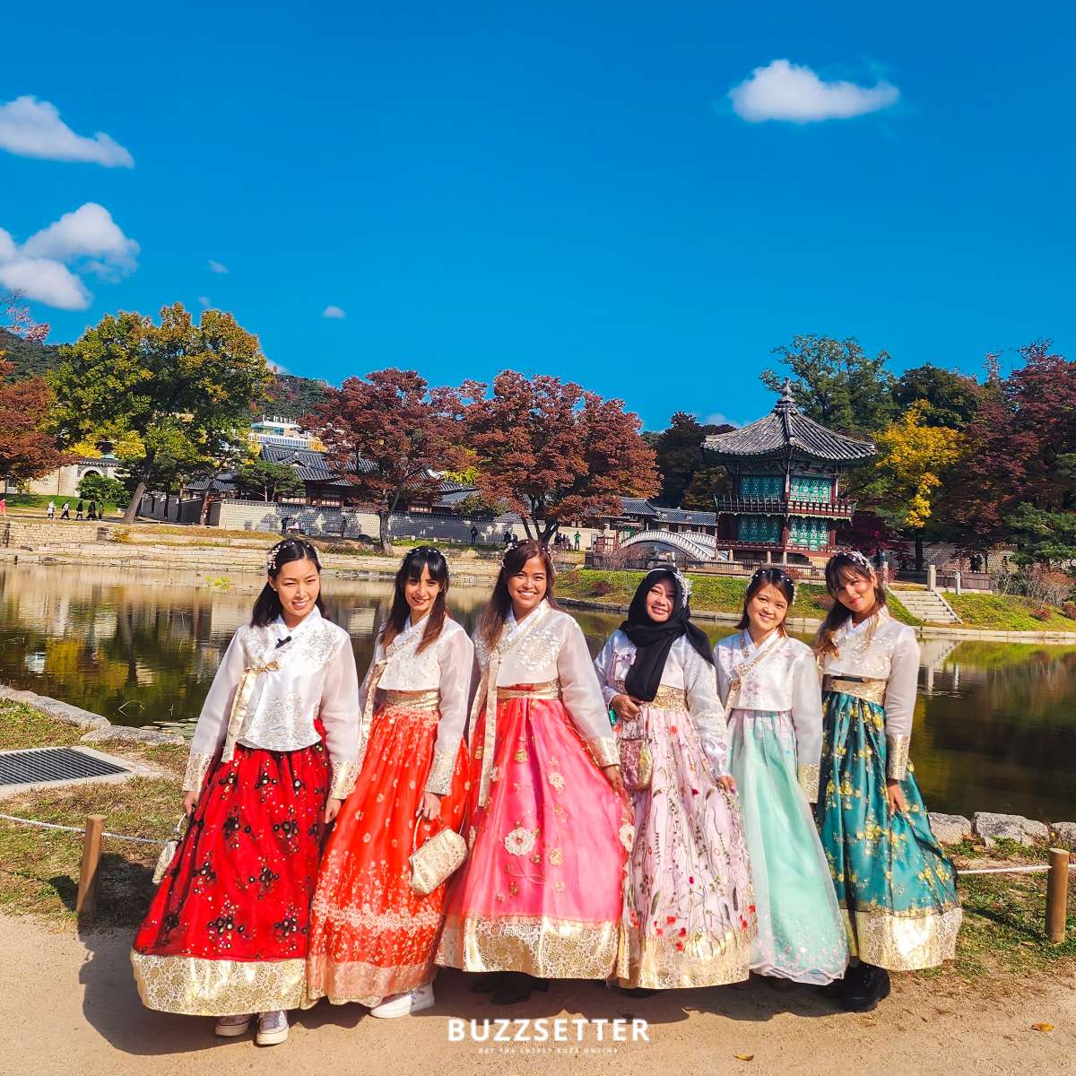 Global K friends wearing hanbok Gyeongbokgung Palace 3