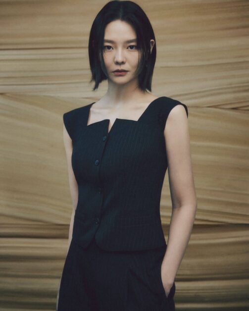 netflix black knight glam shots esom