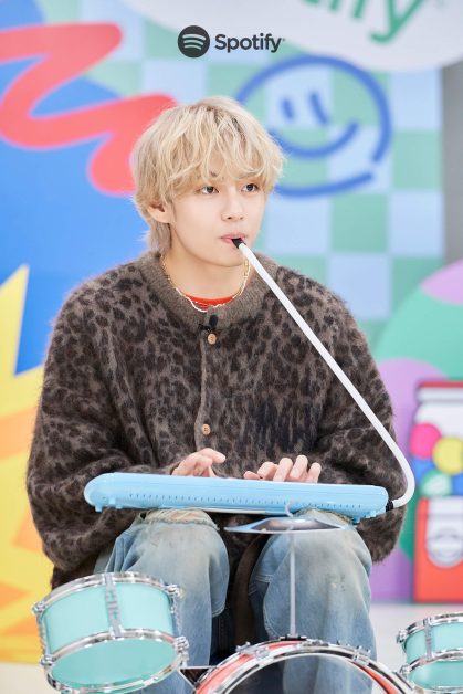 V For Spotify K Pop ON 08