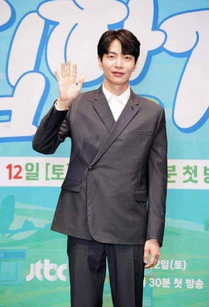 behind your touch cast press conference 2