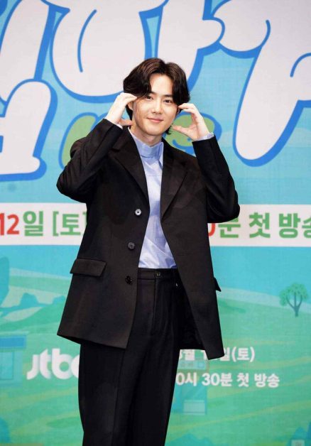 behind your touch press conference suho