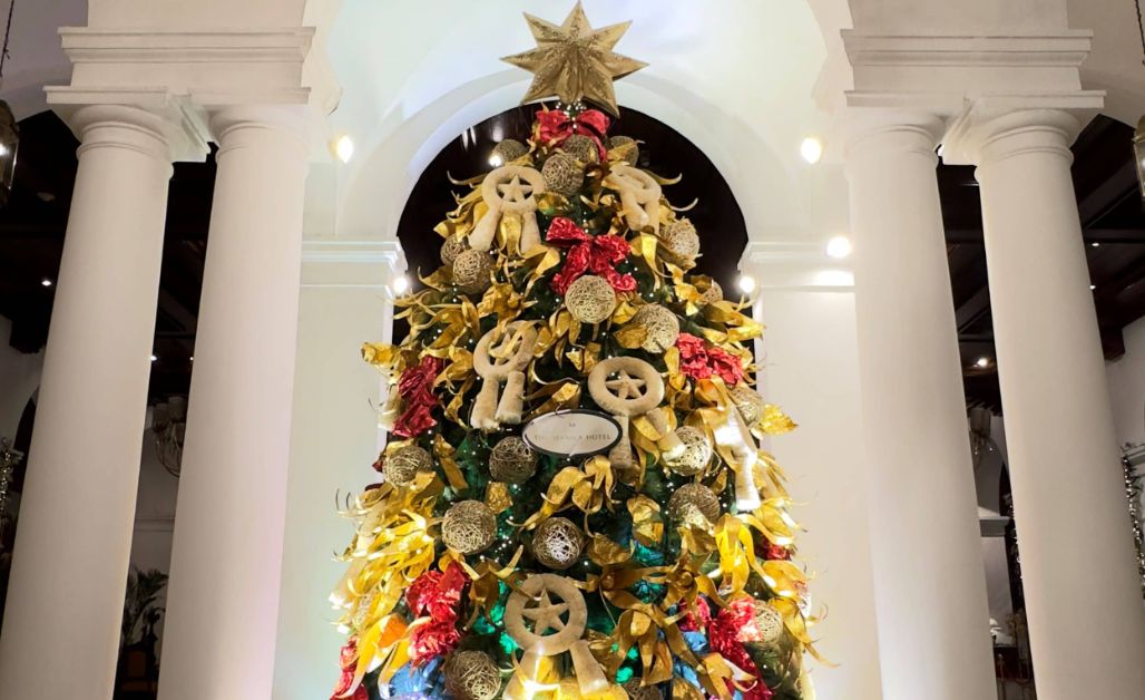 The-Manila-Hotel-Christmas-Tree