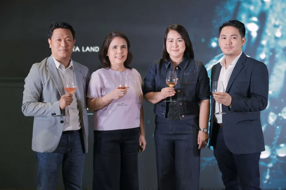 Vista Land CEO Jerylle Luz Quismundo leading the toast to the new high rise development