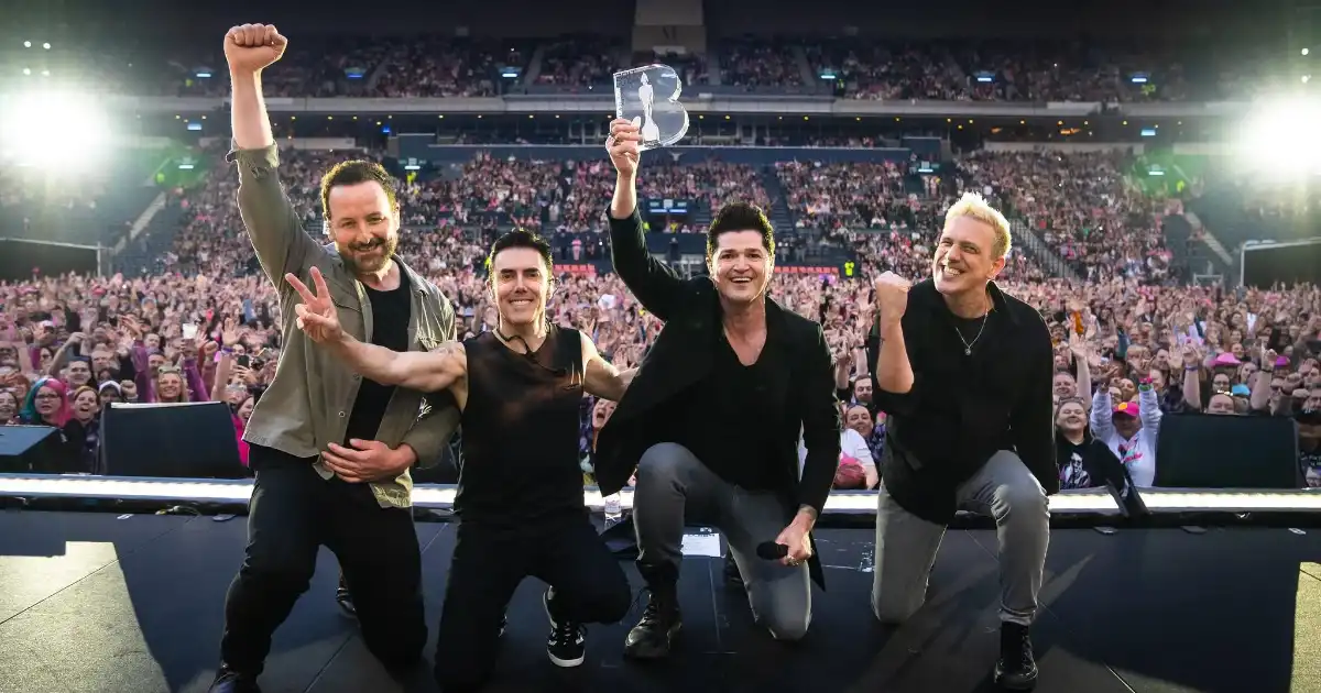 the scripts SATELLITES WORLD TOUR manila