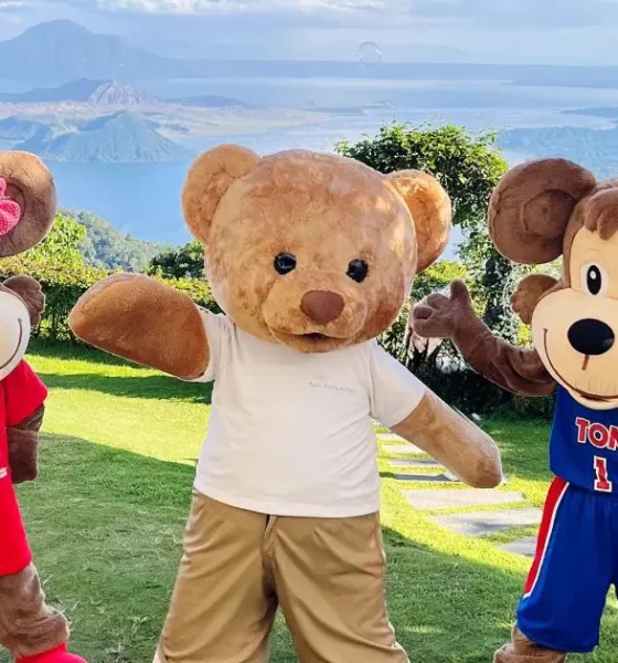 Tudor with Tom and Joy of Tom's World taal vista