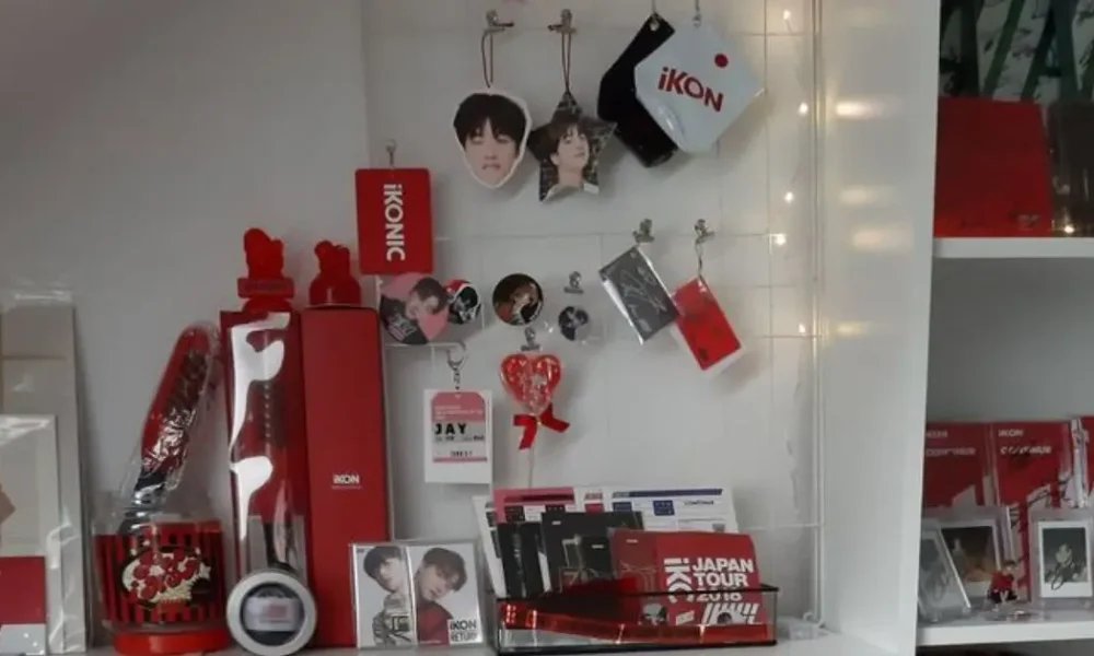 ikon kpop room decor
