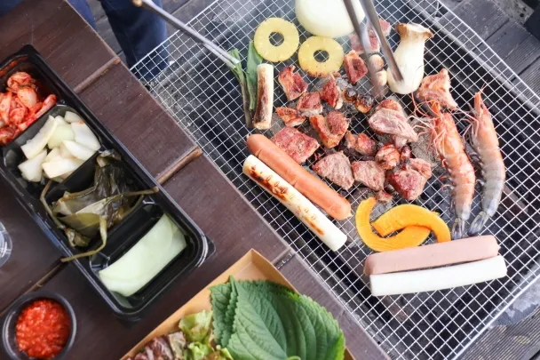 How to Spend a Day at Hangang River Like a Local BBQ