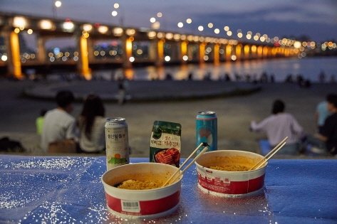 How to Spend a Day at Hangang River Like a Local ramyeon