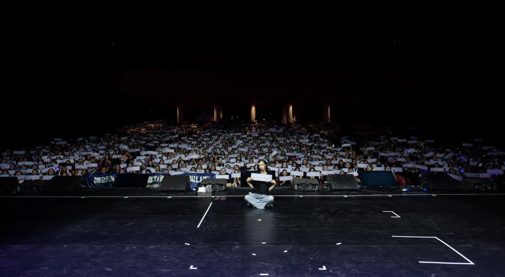 2025 HYERI FANMEETING TOUR Welcome to HYERI STUDIO group photo