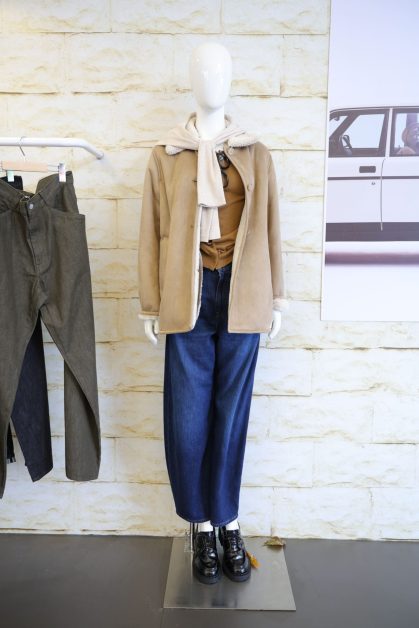 12B UNIQLOs versatile Bottoms collection offers flattering silhouettes for every style from relaxed Baggy Barrel Leg Jeans and comfortable EZY Wide Straight Jeans to the seasons genderless Culottes scaled e1786764611313