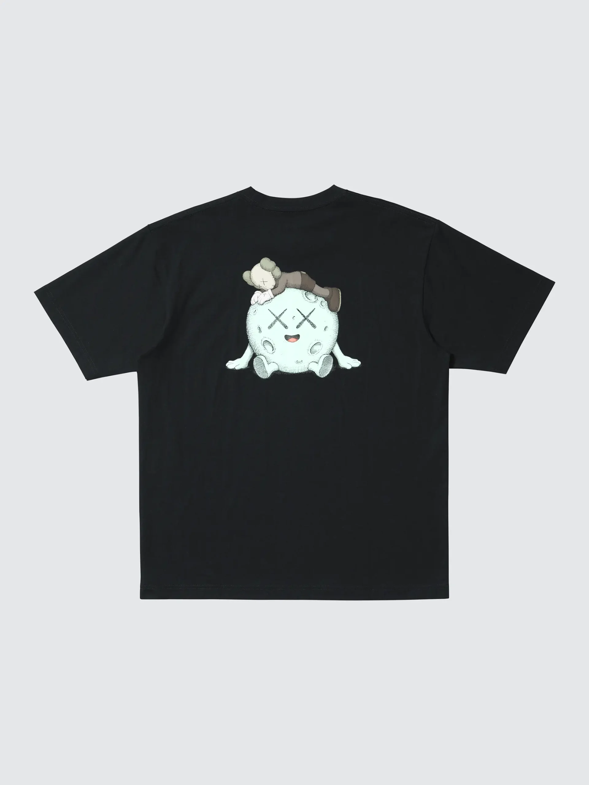 KAWS UNIVERSE Expands in new UT Collection Photo 11 scaled