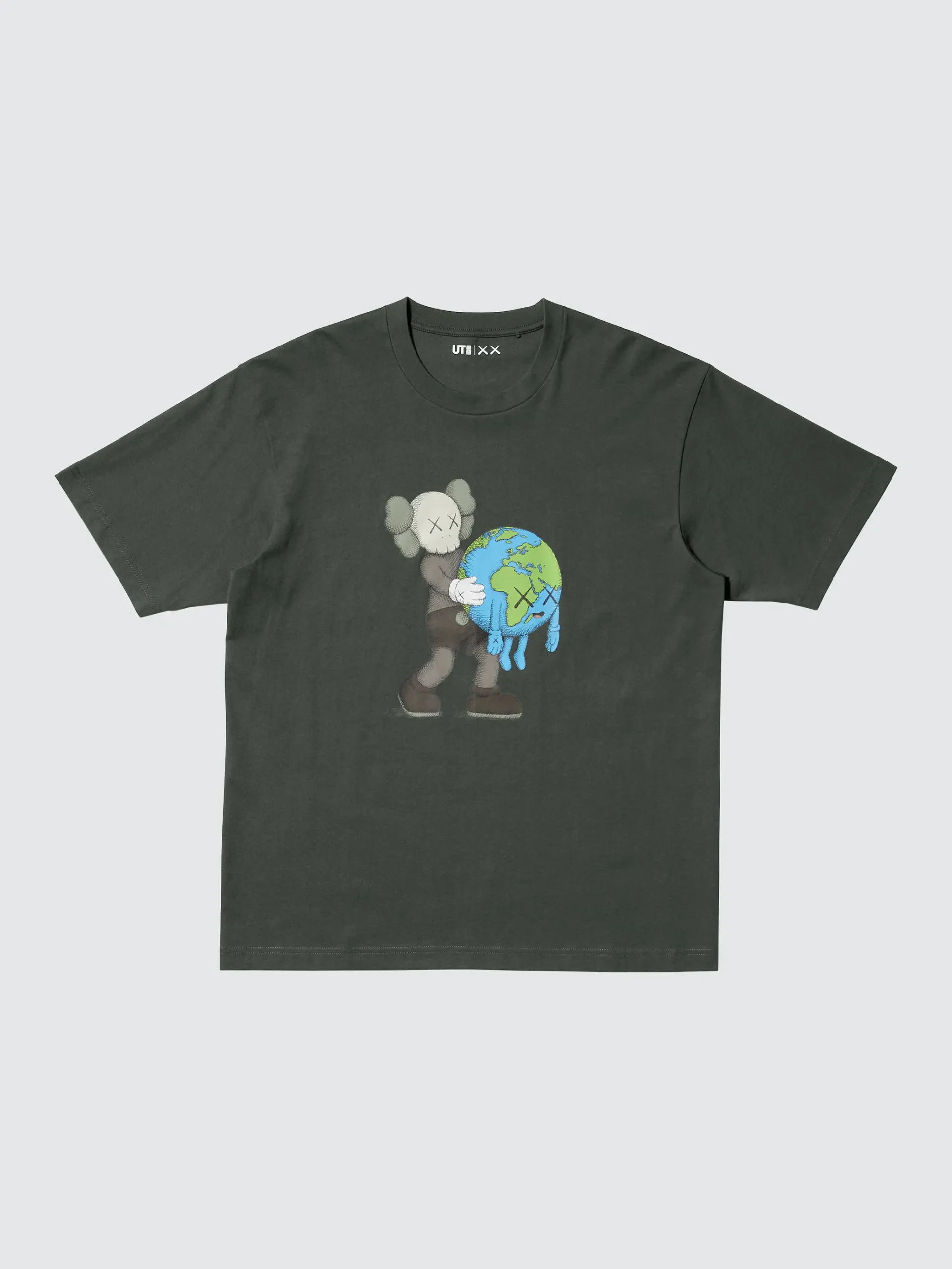 KAWS UNIVERSE Expands in new UT Collection Photo 17 scaled