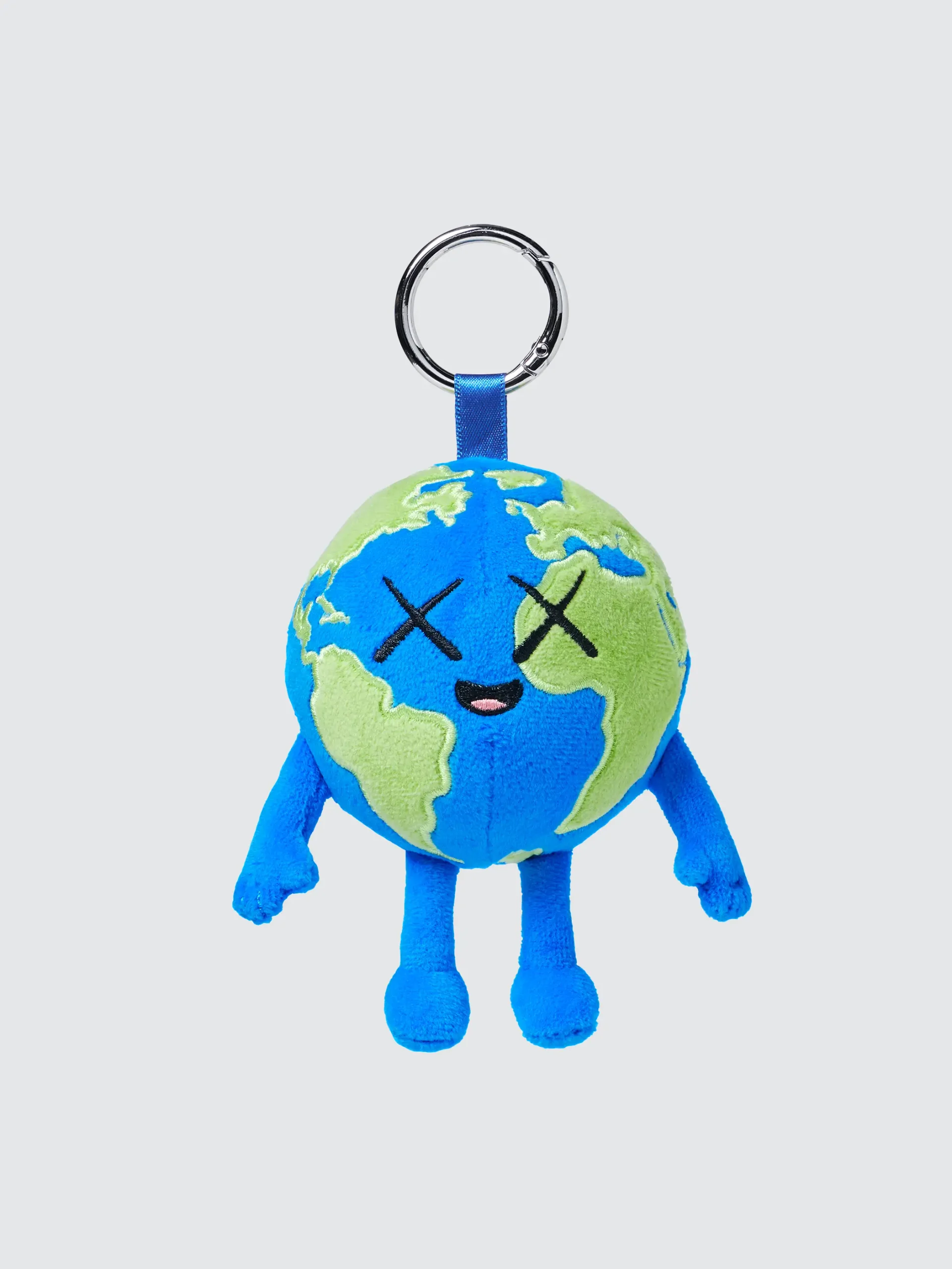 KAWS UNIVERSE Expands in new UT Collection Photo 47 scaled